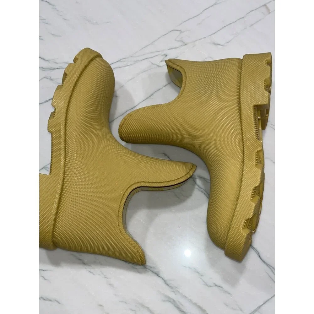 Burberry Ray Rain Boots in Manilla 44 New with Box Mens Marsh Ankle Shoe